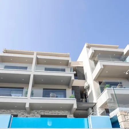 The Bee Apartament Nikiana