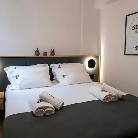 The Bee Apartment