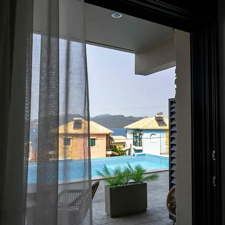 The Bee Apartament Nikiana